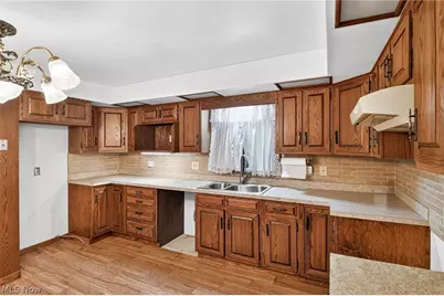 2196 Renwick Drive, Poland, OH 44514 - Photo 7