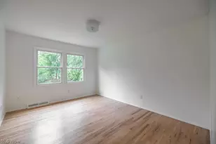 2445 Olentangy Dr, Akron, OH 44333 - Photo 35