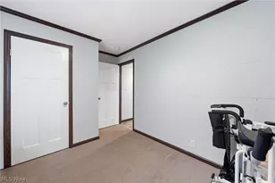 313 Eagle Cir, Elyria, OH 44035 - Photo 17