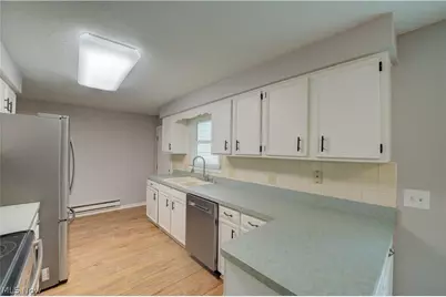 1719 Narragansett Boulevard, Lorain, OH 44053 - Photo 5