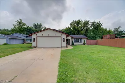 1719 Narragansett Boulevard, Lorain, OH 44053 - Photo 1
