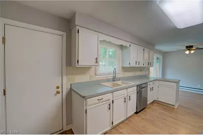 1719 Narragansett Boulevard, Lorain, OH 44053 - Photo 13
