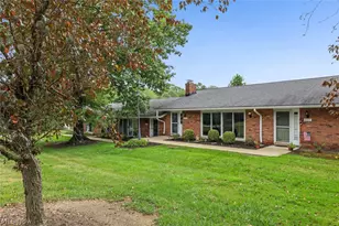 8579 Tanglewood Trail, Chagrin Falls, OH 44023 - Photo 23