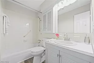 8579 Tanglewood Trail, Chagrin Falls, OH 44023 - Photo 13
