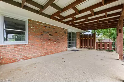 8579 Tanglewood Trail, Chagrin Falls, OH 44023 - Photo 27