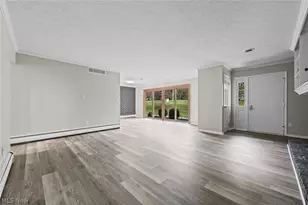 8579 Tanglewood Trail, Chagrin Falls, OH 44023 - Photo 5