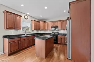 5158 Merrit Dr, Sagamore Hills, OH 44067 - Photo 9