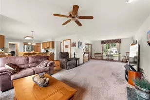 1016 Cooper's Run, Amherst, OH 44001 - Photo 7