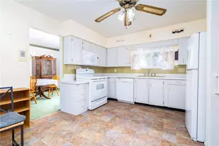 2081 Eve Dr, Steubenville, OH 43952 - Photo 9