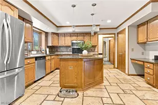 30401 Kristin Ct, Willoughby Hills, OH 44092 - Photo 11