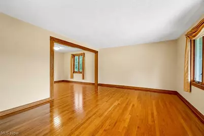 679 S Lake Street, Amherst, OH 44001 - Photo 3