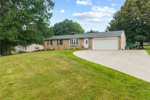 6641 Hillfield St NW, North Canton, OH 44720 - Photo 3