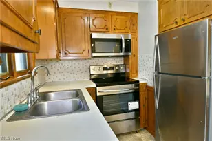 271 Parkgate Ave, Austintown, OH 44515 - Photo 13