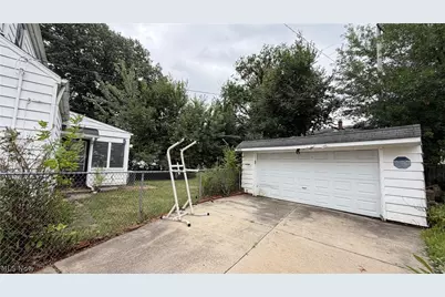 3074 Keswick Road, Huber Heights, OH 44120 - Photo 21