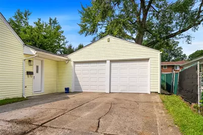 208 S Roanoke Avenue, Youngstown, OH 44515 - Photo 5