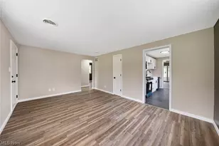 208 S Roanoke Ave, Youngstown, OH 44515 - Photo 7