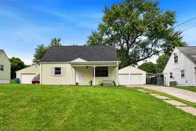 208 S Roanoke Avenue, Youngstown, OH 44515 - Photo 1