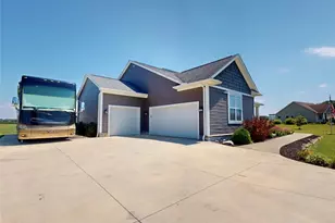 13605 Carrington Dr, Grafton, OH 44044 - Photo 3