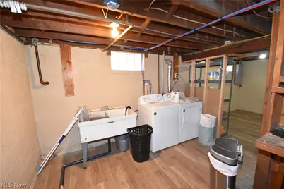 565 E Hopocan Avenue, Barberton, OH 44203 - Photo 17