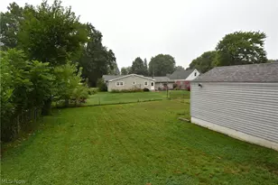 565 E Hopocan Ave, Barberton, OH 44203 - Photo 3