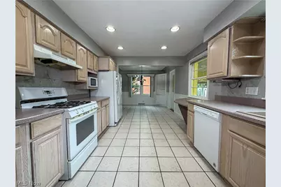 228 Wolcott Drive, Boardman, OH 44512 - Photo 5