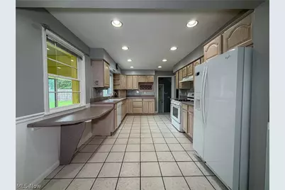 228 Wolcott Drive, Boardman, OH 44512 - Photo 9