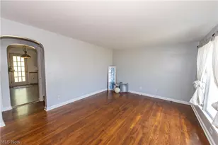 1597 Bond St, Akron, OH 44313 - Photo 7