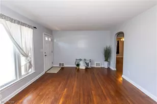 1597 Bond St, Akron, OH 44313 - Photo 9