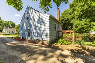 1597 Bond St, Akron, OH 44313 - Photo 33