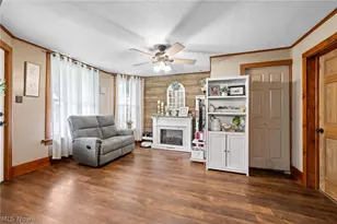 907 11th St NW, New Philadelphia, OH 44663 - Photo 5