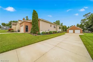 1860 Rockefeller Rd, Wickliffe, OH 44092 - Photo 5