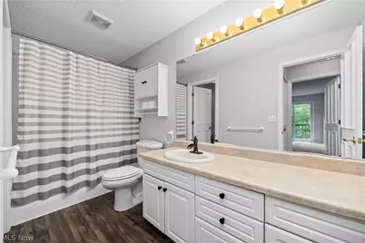4648 Oak Point Road, Lorain, OH 44053 - Photo 15