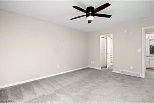 4648 Oak Point Rd, Lorain, OH 44053 - Photo 19