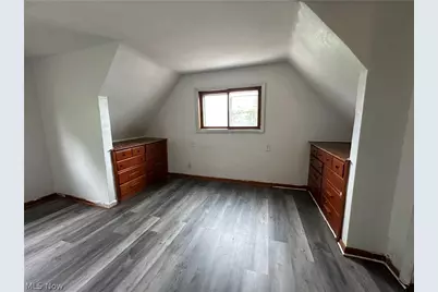 825 Lakewood Beach Drive, Sheffield Lake, OH 44054 - Photo 15