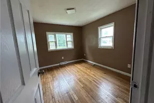 825 Lakewood Beach Dr, Sheffield Lake, OH 44054 - Photo 9