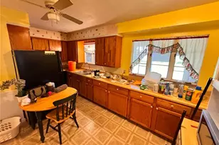 504 33rd St NW, Canton, OH 44709 - Photo 3
