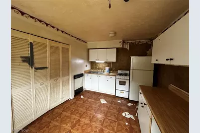 1915 Flint Avenue, Akron, OH 44305 - Photo 9