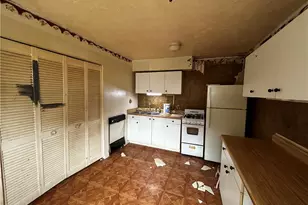 1915 Flint Ave, Akron, OH 44305 - Photo 9