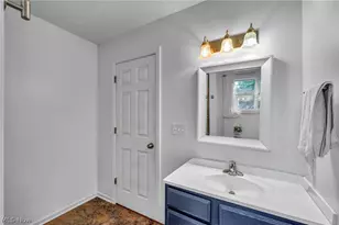 1062 McShane Dr, Cuyahoga Falls, OH 44221 - Photo 35