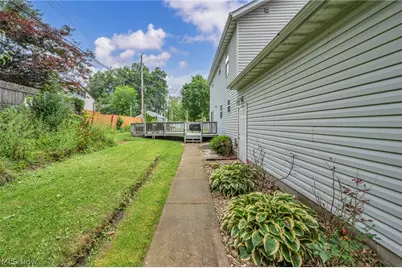 1062 McShane Drive, Cuyahoga Falls, OH 44221 - Photo 45