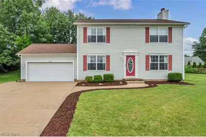 1062 McShane Drive, Cuyahoga Falls, OH 44221 - Photo 1