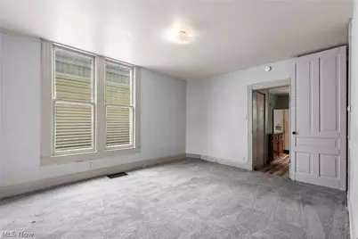 319 N 7th Street, Martins Ferry, OH 43935 - Photo 7