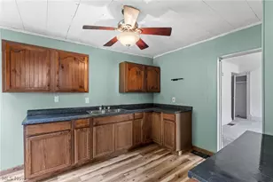 319 N 7th St, Martins Ferry, OH 43935 - Photo 9