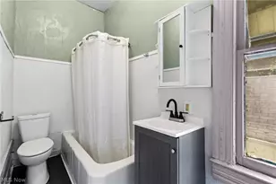 319 N 7th St, Martins Ferry, OH 43935 - Photo 19