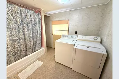 211 Yoder Avenue NE, Sugarcreek, OH 44681 - Photo 23