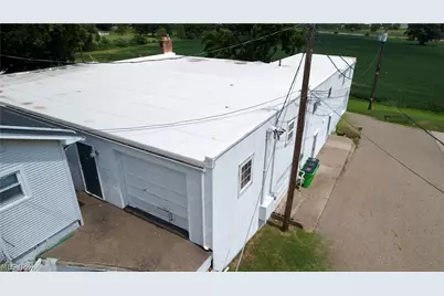211 Yoder Avenue NE, Sugarcreek, OH 44681 - Photo 5
