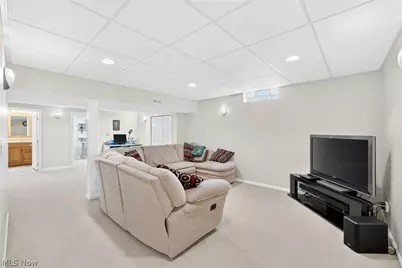8753 Treetop Trail, Grandview Heights, OH 44147 - Photo 13