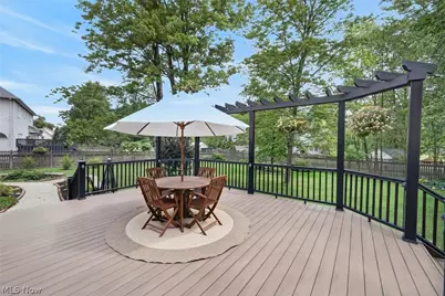 8753 Treetop Trail, Grandview Heights, OH 44147 - Photo 3