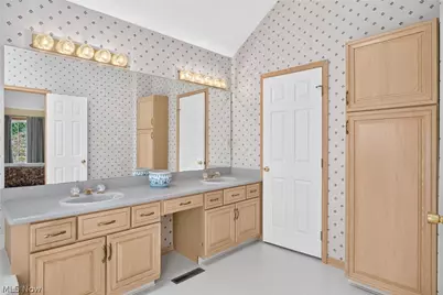 8753 Treetop Trail, Grandview Heights, OH 44147 - Photo 31