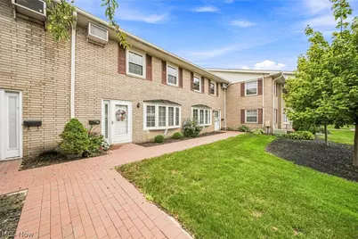 9 Meadowlawn Drive #6, Mentor, OH 44060 - Photo 1